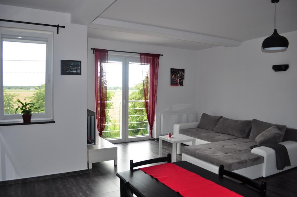 Apartament Scorpion Modlin Czosnów Екстериор снимка