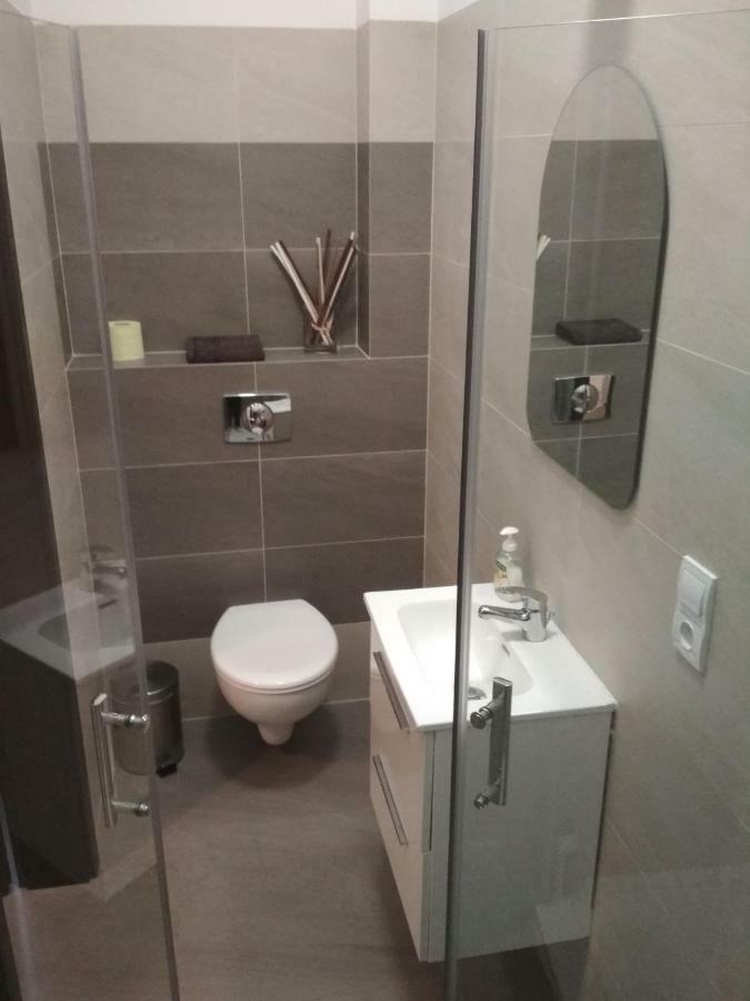 Apartament Scorpion Modlin Czosnów Екстериор снимка