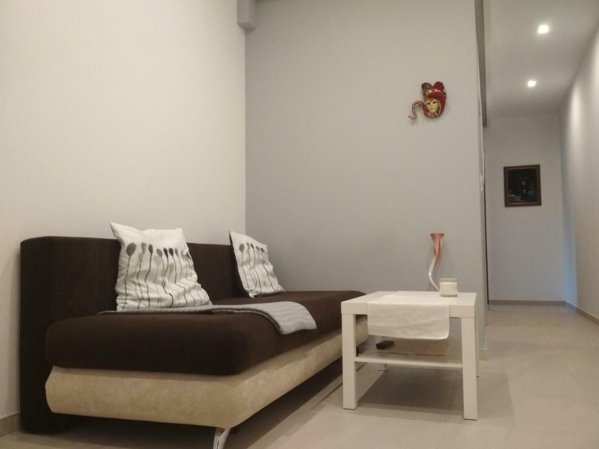 Apartament Scorpion Modlin Czosnów Екстериор снимка